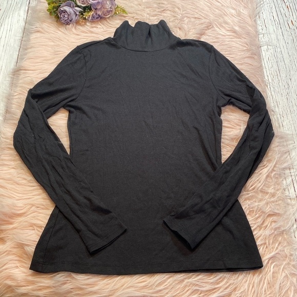 Beyond Yoga Foundations Black Ribbed Turtleneck Top - Picture 1 of 11